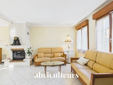 Maison familiale avec terrasse et jardin<span></span>Versailles Porchefontaine<span></span>107m², 3 chambres