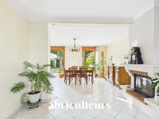 Maison familiale avec terrasse et jardin<span></span>Versailles Porchefontaine<span></span>107m², 3 chambres