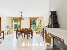 Maison familiale avec terrasse et jardin<span></span>Versailles Porchefontaine<span></span>107m², 3 chambres