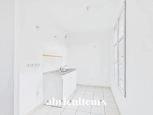 Appartement T3<span></span>Traversant Est/Ouest<span></span>Très jolie Vue<span></span> Résidence de standing à Survilliers