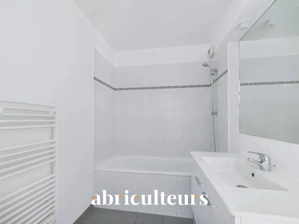 Appartement T3<span></span>Traversant Est/Ouest<span></span>Très jolie Vue<span></span> Résidence de standing à Survilliers