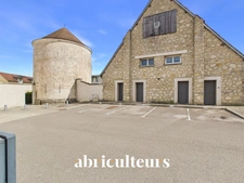 Appartement T2 rénové de caractère, terrasse & jardin – Résidence de standing à Survilliers