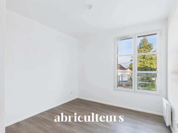 Appartement T3<span></span>Traversant Est/Ouest<span></span>Très jolie Vue<span></span> Résidence de standing à Survilliers