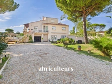 Maison familiale avec jardin, piscine et dépendance – 192 m² - Bouc bel Air