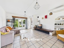 Maison familiale avec jardin, piscine et dépendance – 192 m² - Bouc bel Air