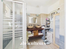 Maison familiale avec jardin, piscine et dépendance – 192 m² - Bouc bel Air