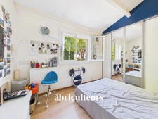 Maison familiale avec jardin, piscine et dépendance – 192 m² - Bouc bel Air