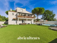 Maison familiale avec jardin, piscine et dépendance – 192 m² - Bouc bel Air