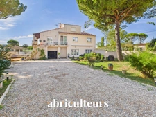 Maison familiale avec jardin, piscine et dépendance – 192 m² - Bouc bel Air