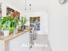 Maison familiale avec jardin, piscine et dépendance – 192 m² - Bouc bel Air