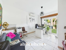 Maison familiale avec jardin, piscine et dépendance – 192 m² - Bouc bel Air