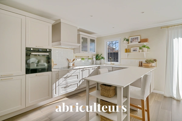 Villa T4 Plain au pied de  Luynes centre, Proche  Commerces en vente à Aix-en-Provence (13080)