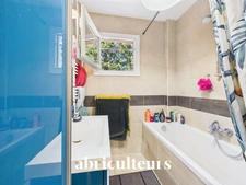 Aix-en-Provence<span></span>Facultés | T3 de 69 m² avec terrasse de 25 m², jardin et garage
