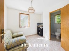 Puyloubier<span></span>Maison 5 pièces de 110 m² au calme absolu avec piscine