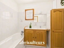 Puyloubier<span></span>Maison 5 pièces de 110 m² au calme absolu avec piscine