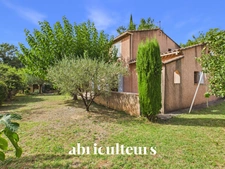 Puyloubier<span></span>Maison 5 pièces de 110 m² au calme absolu avec piscine