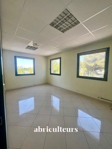 Bureaux Clés en Main 109 m² (5 Espaces Vitrés) + Parkings Sécurisés • Vitrolles Hub