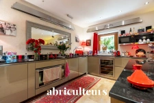 Maison de prestige 395m² - Bouc-Bel-Air - 6 chambres - Piscine - T3 indépendant 86m2