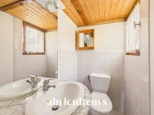 Puyloubier<span></span>Maison 5 pièces de 110 m² au calme absolu avec piscine