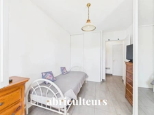 À Aix-en-Provence<span></span>Spacieux 2 pièces avec balcon sur jardin