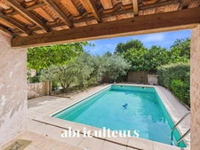 Puyloubier<span></span>Maison 5 pièces de 110 m² au calme absolu avec piscine