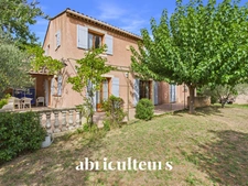 Puyloubier<span></span>Maison 5 pièces de 110 m² au calme absolu avec piscine