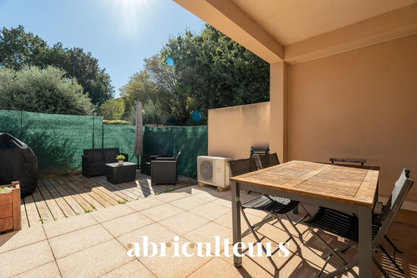 Gardanne (13120) : Appartement T3 en rez-de-jardin avec terrasse et box fermé