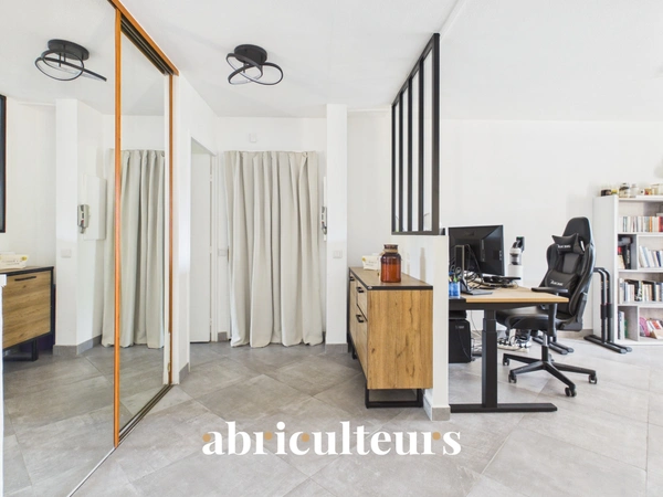 AIX EN PROVENCE : T4 d'exception, vaste pièce de vie & extérieur plein sud