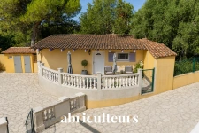 LES PENNES-MIRABEAU<span></span>Villa 230 m², piscine + 3 appartements loués