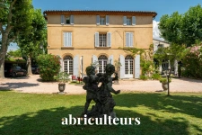 Maison de prestige 395m² - Bouc-Bel-Air - 6 chambres - Piscine - T3 indépendant 86m2
