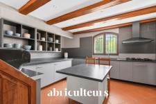LES PENNES-MIRABEAU<span></span>Villa 230 m², piscine + 3 appartements loués