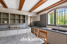 LES PENNES-MIRABEAU<span></span>Villa 230 m², piscine + 3 appartements loués