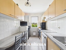 À Aix-en-Provence<span></span>Spacieux 2 pièces avec balcon sur jardin