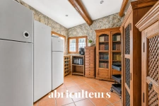 LES PENNES-MIRABEAU<span></span>Villa 230 m², piscine + 3 appartements loués