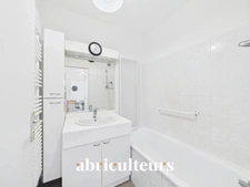 À Aix-en-Provence<span></span>Spacieux 2 pièces avec balcon sur jardin