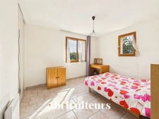 Puyloubier<span></span>Maison 5 pièces de 110 m² au calme absolu avec piscine