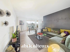 T3 traversant 74m2 – Terrasse vue dégagée – À 2 min des plages du Prado