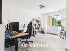 AIX EN PROVENCE : T4 d'exception, vaste pièce de vie & extérieur plein sud