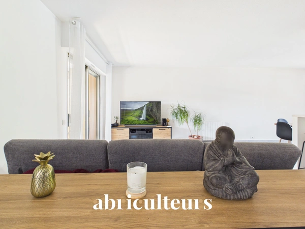 AIX EN PROVENCE : T4 d'exception, vaste pièce de vie & extérieur plein sud