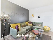 T3 traversant 74m2 – Terrasse vue dégagée – À 2 min des plages du Prado