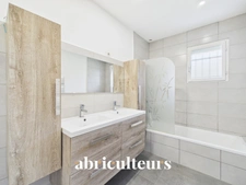Maison familiale contemporaine – 194 m² – 6 pièces – Échalas (69700)