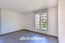 Appartement<span></span>85 m²<span></span>4 pièces<span></span>Vénissieux Rue Paul Bert