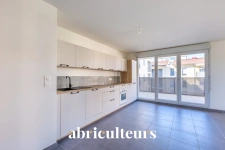 Appartement<span></span>85 m²<span></span>4 pièces<span></span>Vénissieux Rue Paul Bert