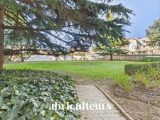 Appartement 2 pièces<span></span>50 m²<span></span>Bron au pied du tram