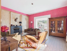 Écully<span></span>Maison familiale avec piscine sur parcelle de 1 056 m²
