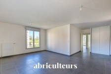 Appartement<span></span>85 m²<span></span>4 pièces<span></span>Vénissieux Rue Paul Bert