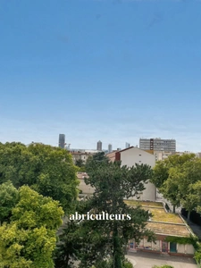 Grand 3 pièces non meublé proche de Gratte Ciel