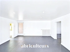 Belle maison rénovée avec piscine couverte à Rillieux La Pape