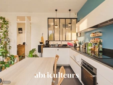 Appartement traversant lumineux en vente à Monplaisir