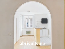 Appartement 2 pièces de 27 m² à rénover– Investissement idéal en vente à Lyon 1